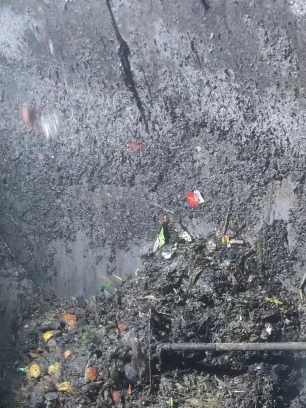 砚山污水池清理